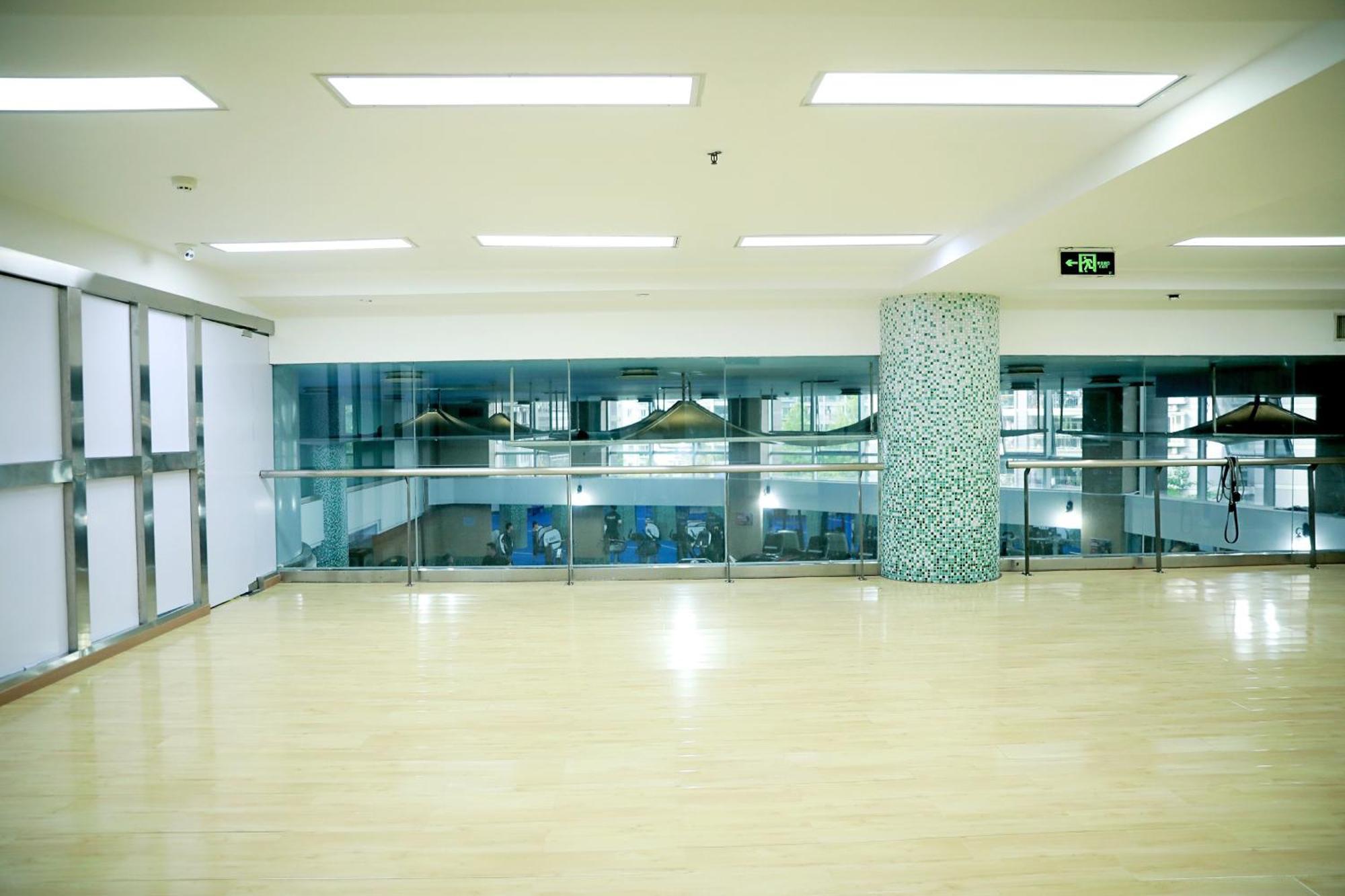 Holiday Inn Chongqing Guanyinqiao By Ihg Bagian luar foto